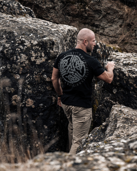 Koszulka T-shirt Dobermans Aggressive "North Valknut TS324" - czarna